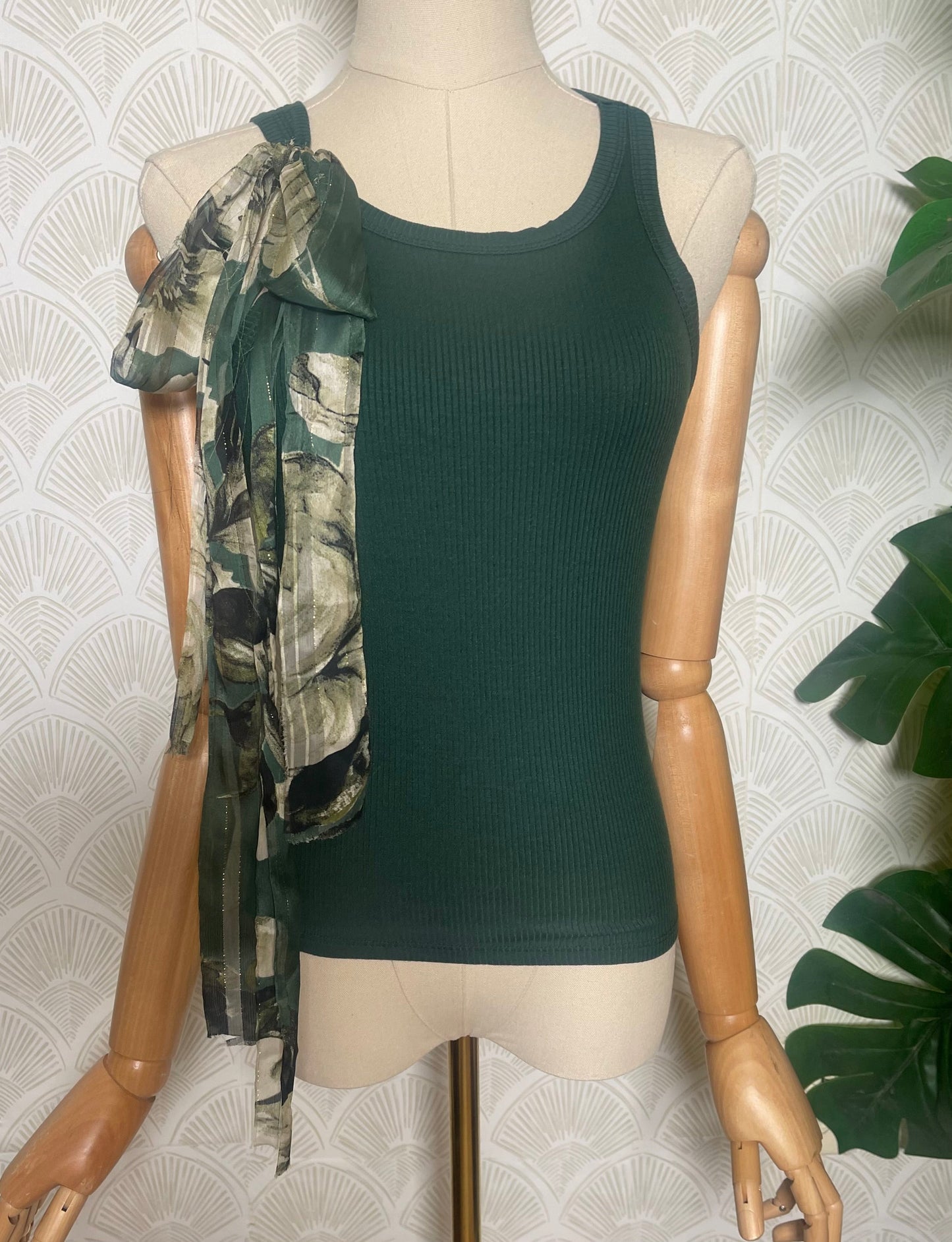 Camiseta sin mangas Leslie en verde bosque