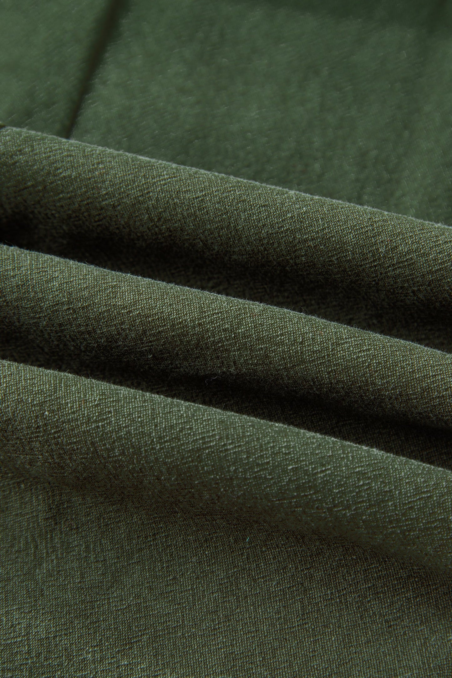 Pantalones casuales de pierna ancha con cintura elástica con cordón y bolsillos de parche en verde selva