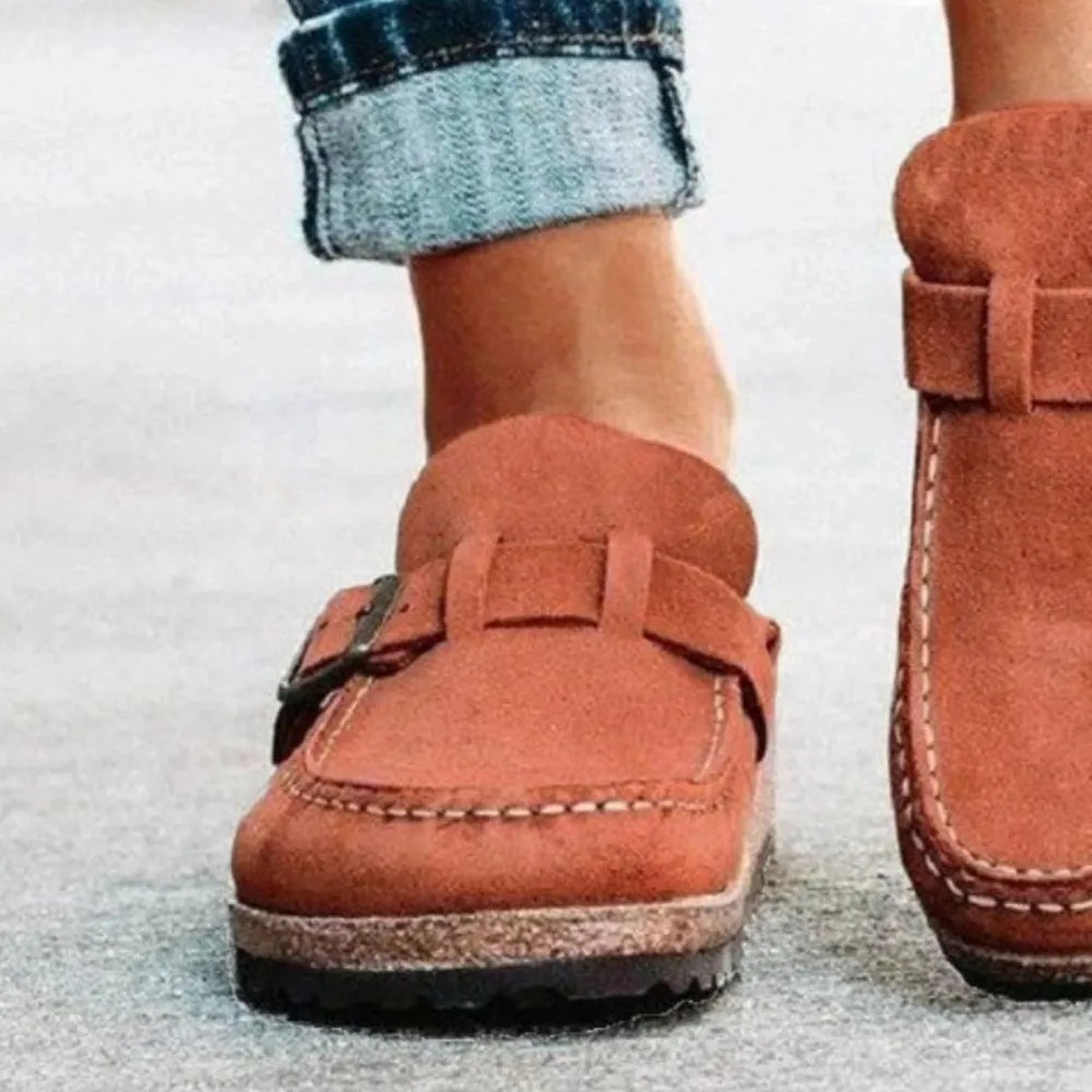 Mocasines con hebilla de tacón bajo y punta redonda