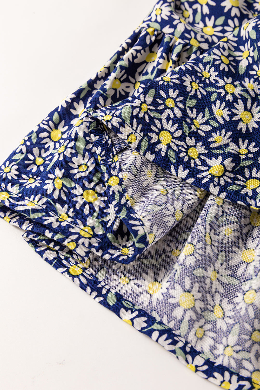 Blusa holgada con estampado floral bohemio azul y escote cuadrado fruncido