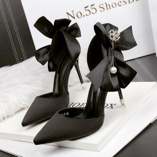 Pointed high heels See size chart under “more details”