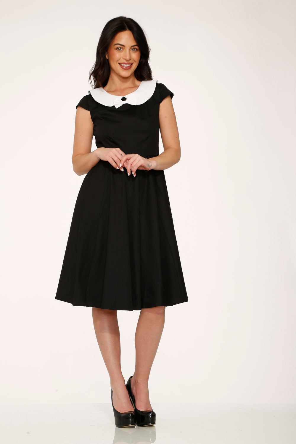 29190 Vestido swing de cuello blanco y negro
