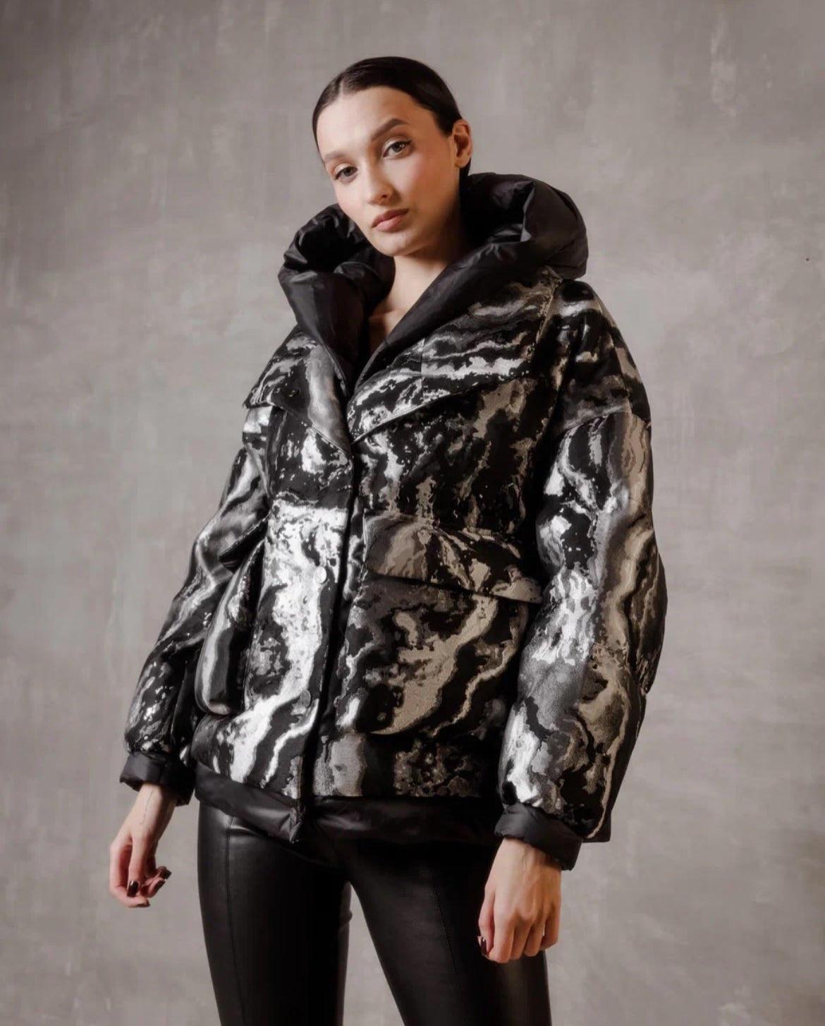 Abrigo de plumas con jacquard marmoleado