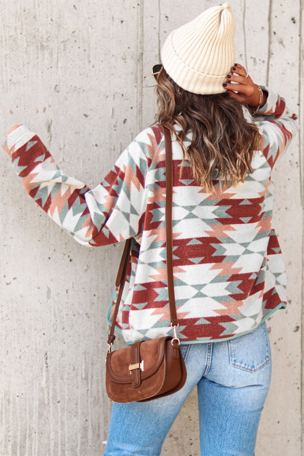 Chaqueta polar roja fuego con botones y bolsillos con cremallera estilo azteca occidental