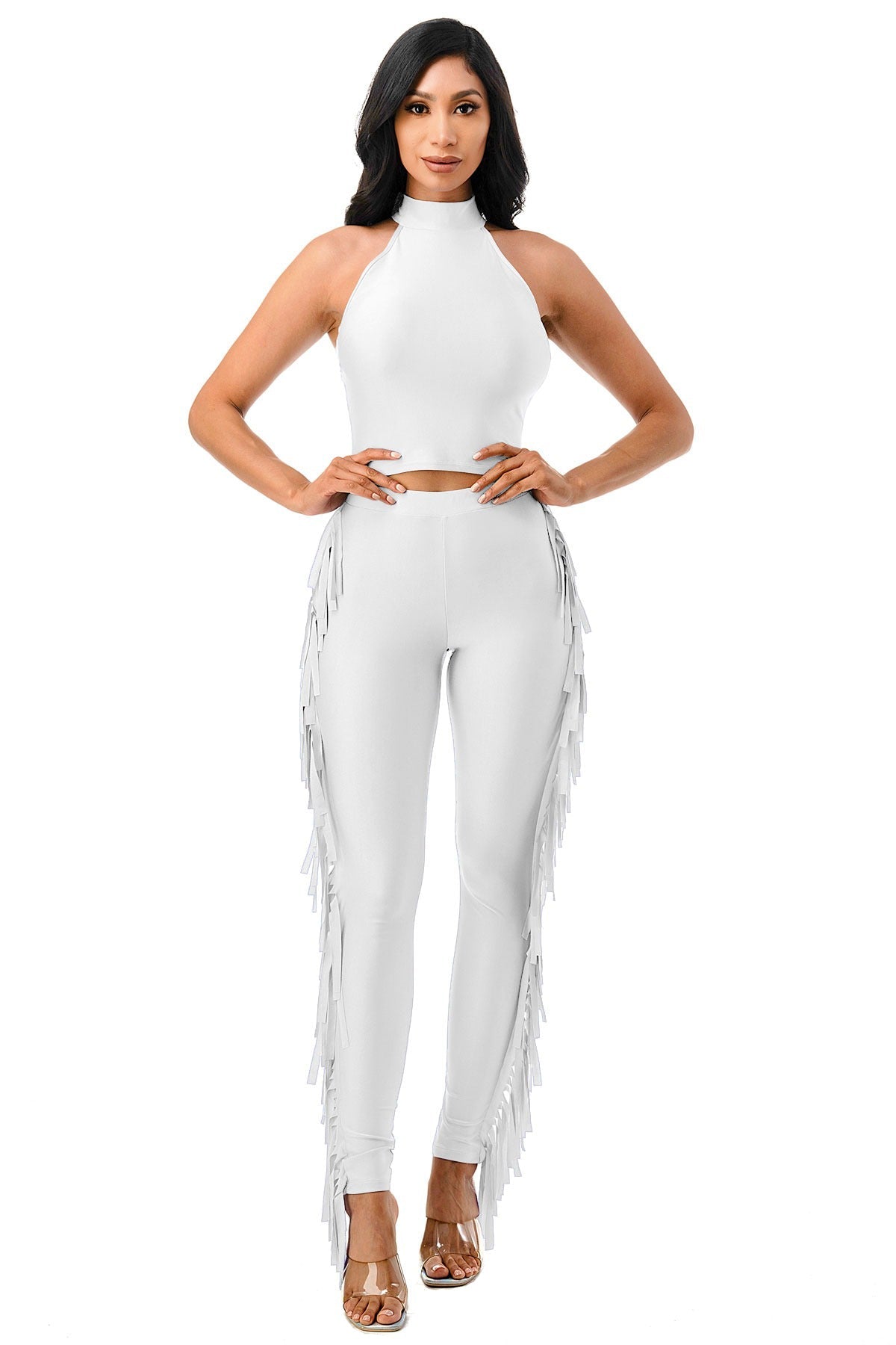 Conjunto de top corto sin mangas de cuello simulado y pantalones con flecos laterales