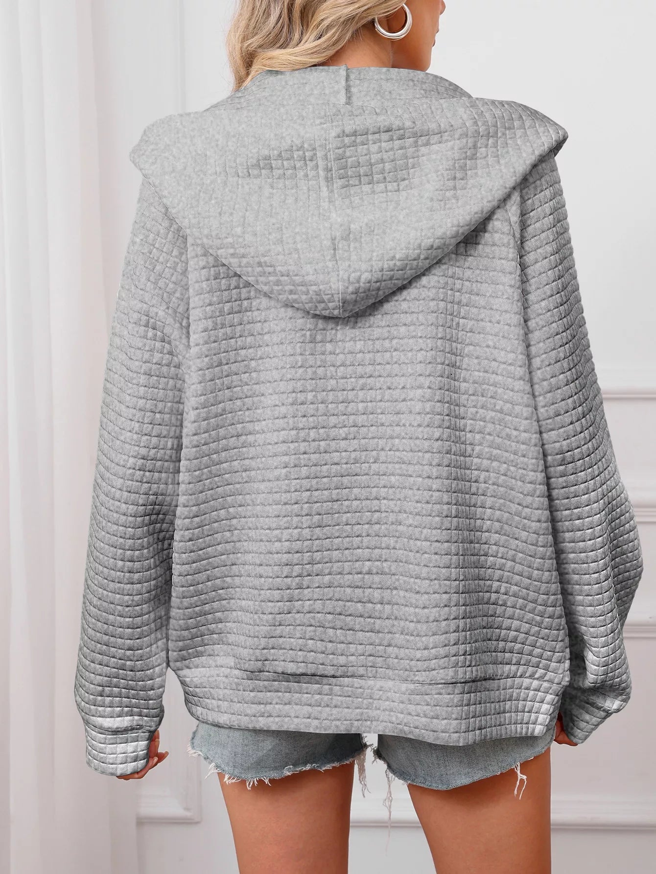 Chaqueta con capucha y cremallera, acolchada con textura, talla grande