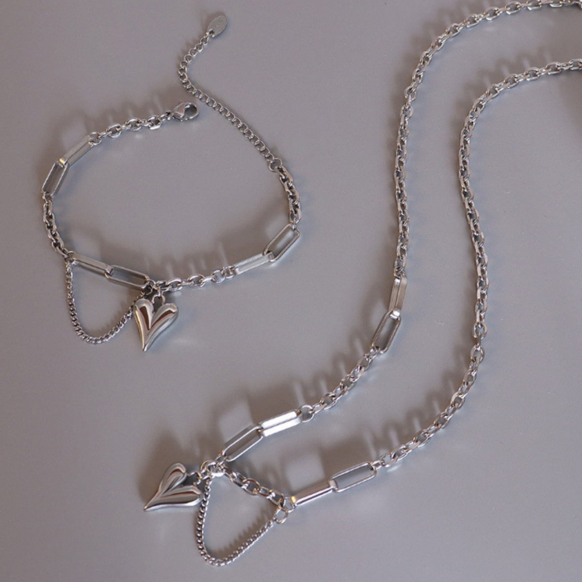 Collar con Colgante de Corazón de Acero de Titanio