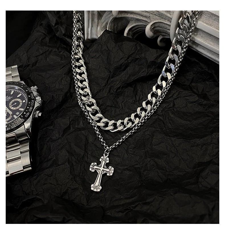 Collares Retro de Acero de Titanio en Cruz para Hombre