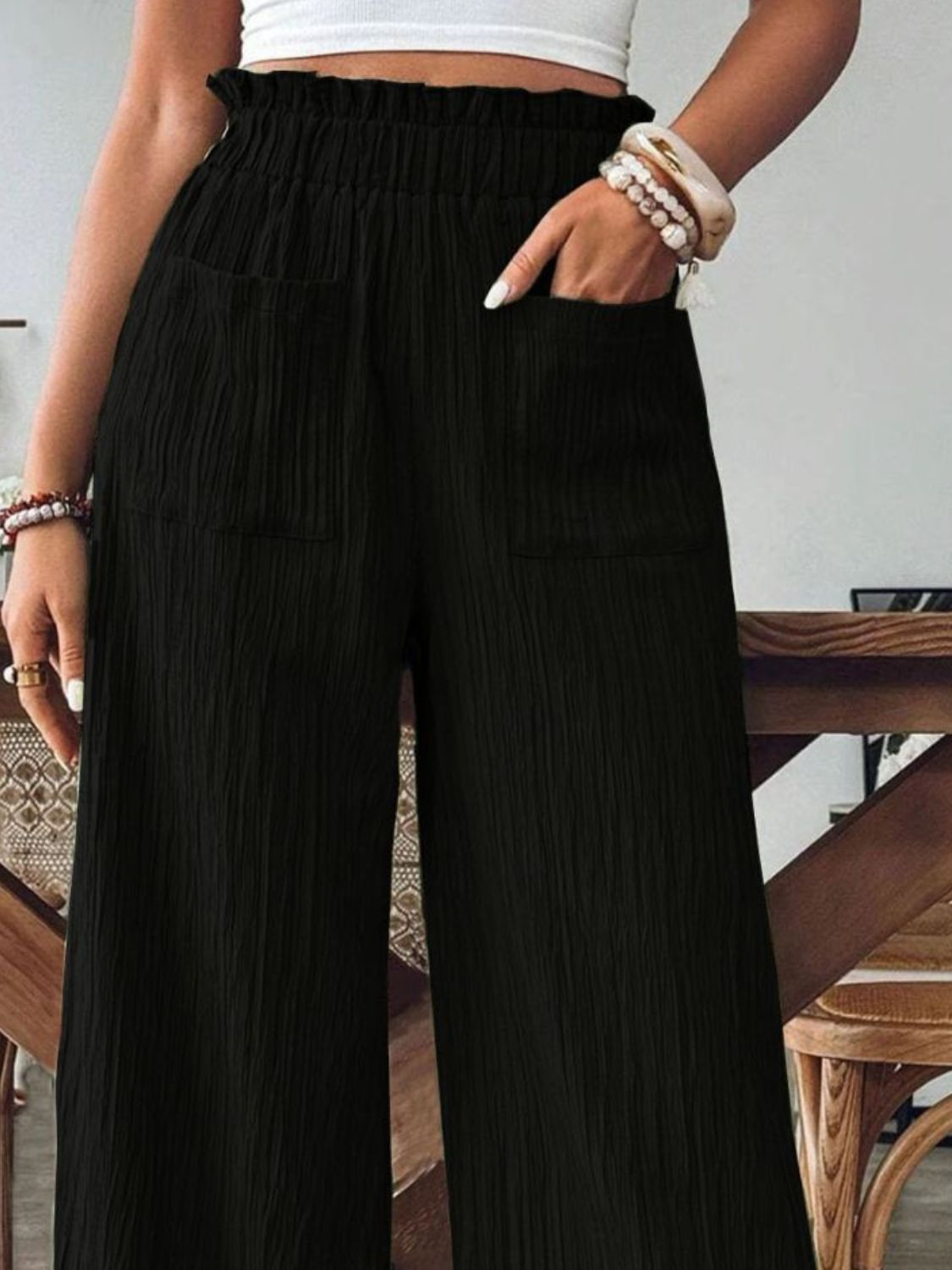 Pantalones de pernera ancha con cintura elástica y bolsillos