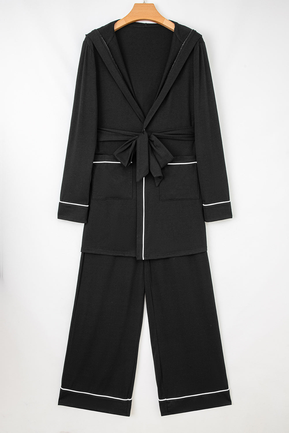 Conjunto de cárdigan con capucha y pantalones de salón con ribetes en contraste negros