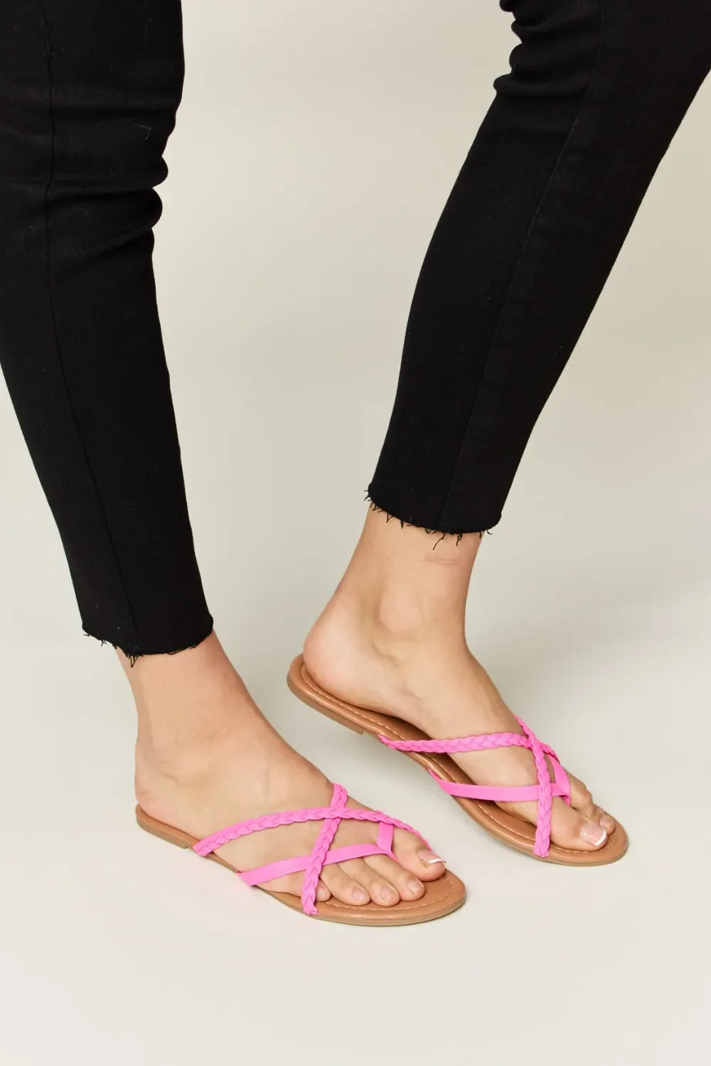 Sandalias de piel sintética con puntera abierta y tiras cruzadas WILD DIVA