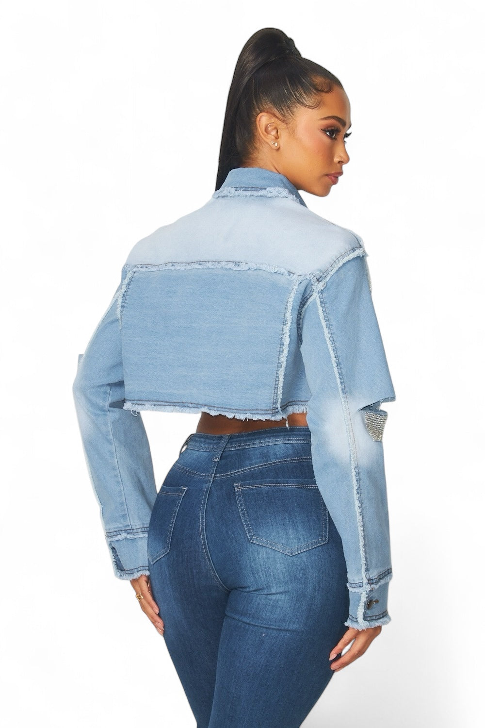 Chaqueta vaquera corta Medley con detalles de pedrería