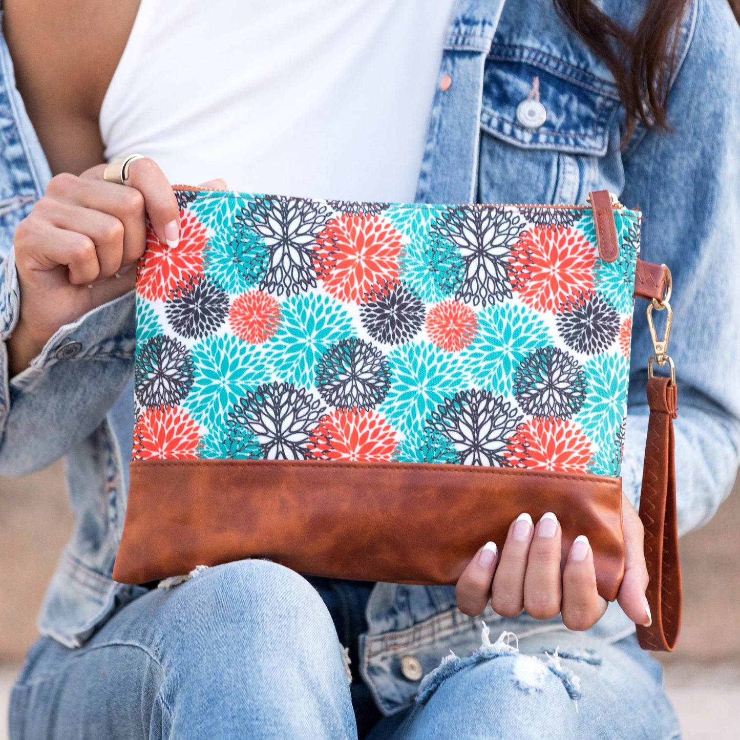 Cartera de mano estilo bohemio azteca