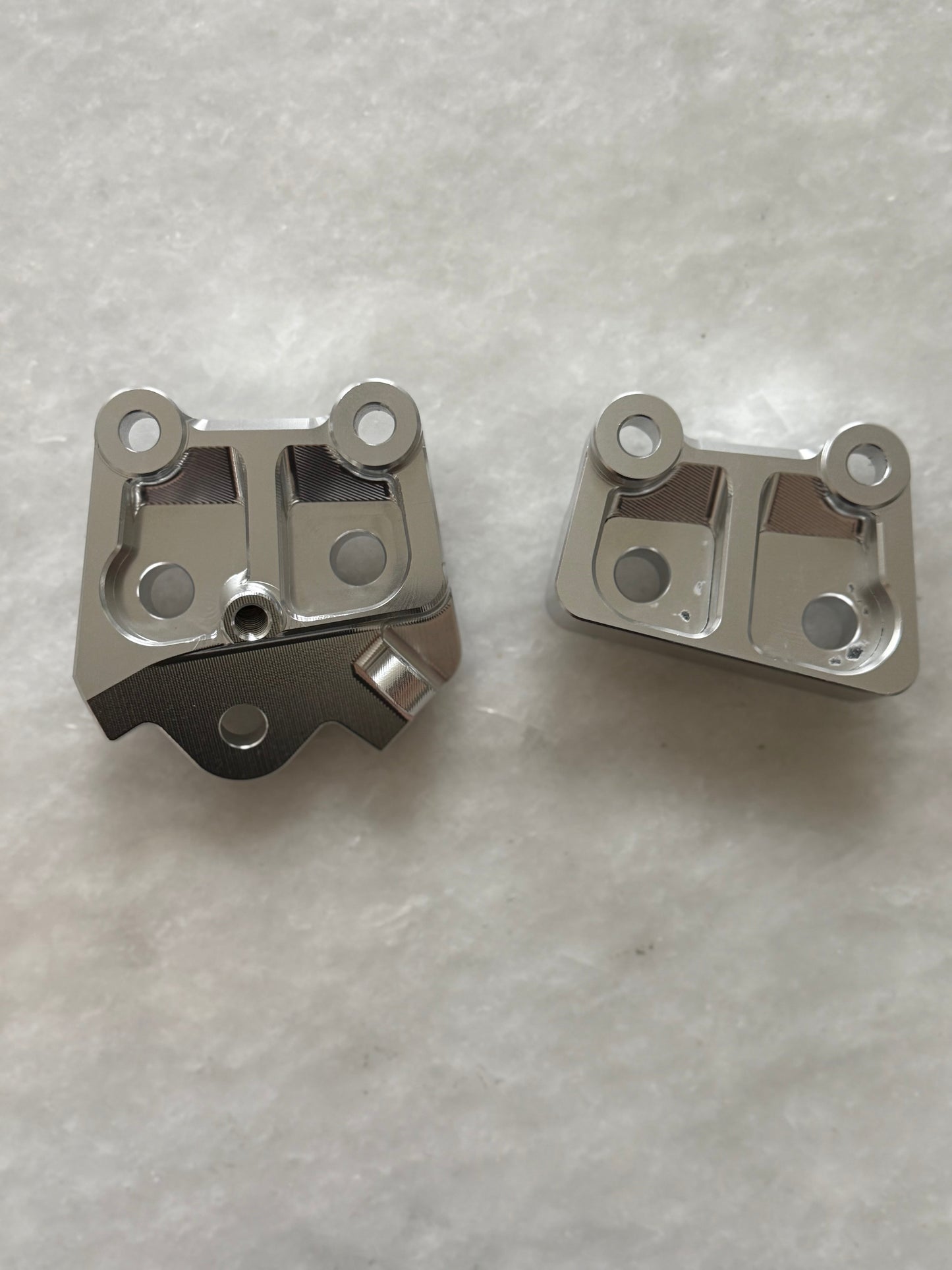 Soportes metálicos Talaria XXX para los pies