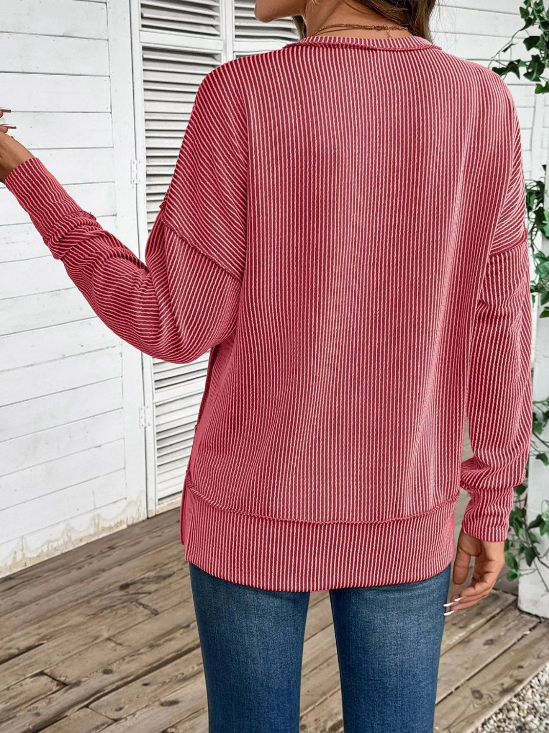 Sudadera de cuello redondo con aberturas laterales