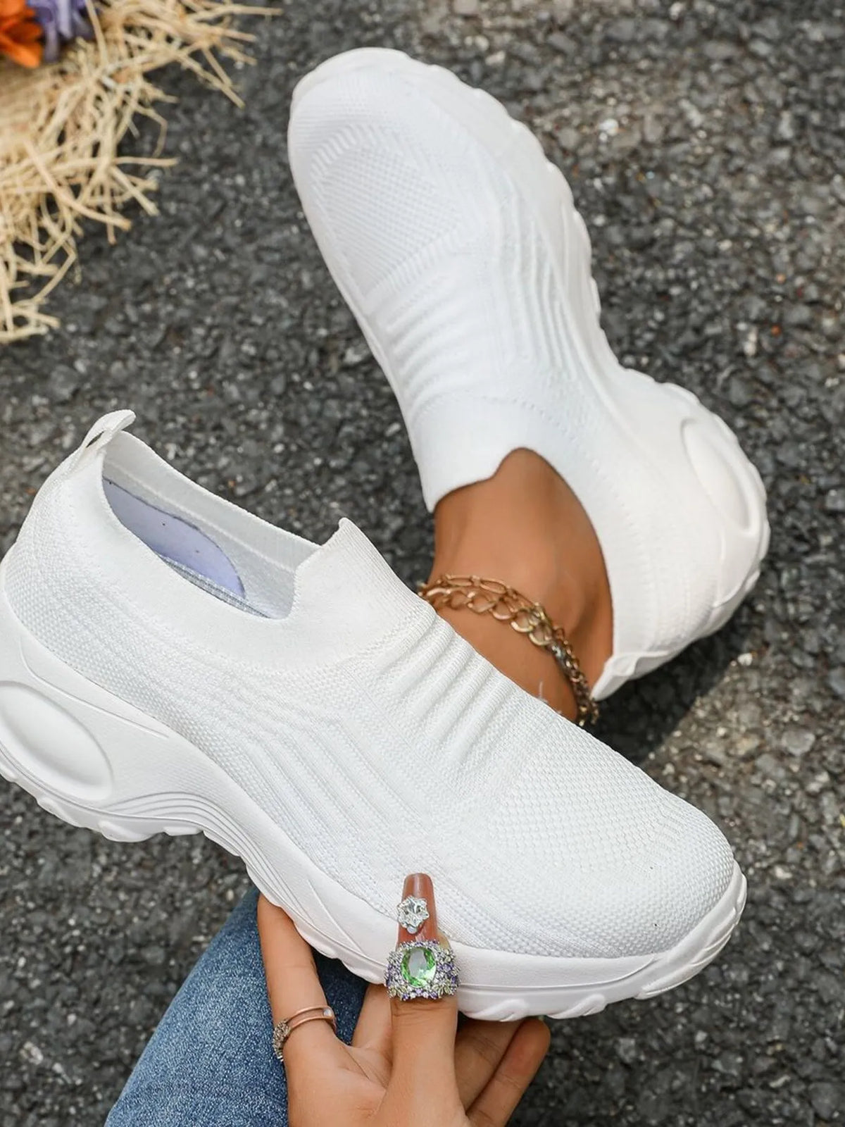 Round Toe Mesh Sneakers
