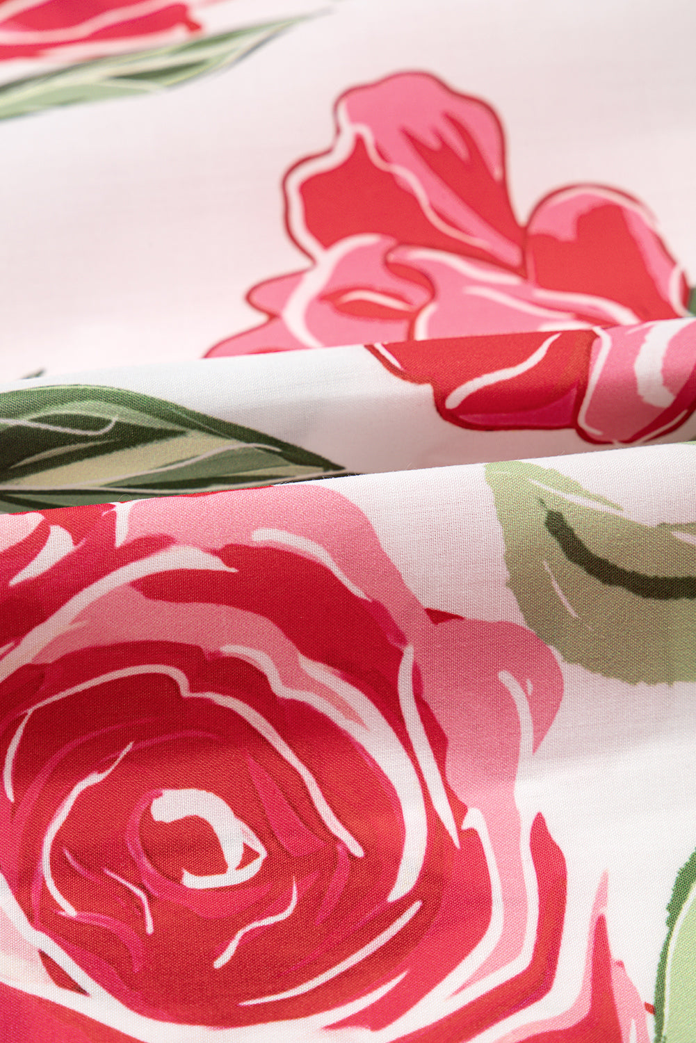 Blusa de manga corta Rose Plus Size con estampado floral y detalle de rayas con volantes