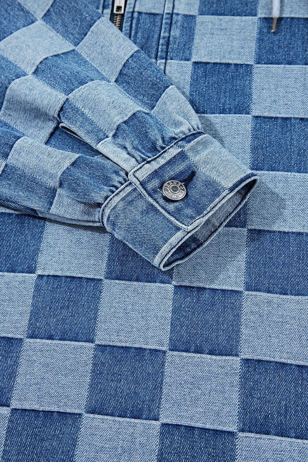 Sudadera con capucha de denim azul cielo con cuello con cremallera y bolsillo canguro, diseño de cuadros