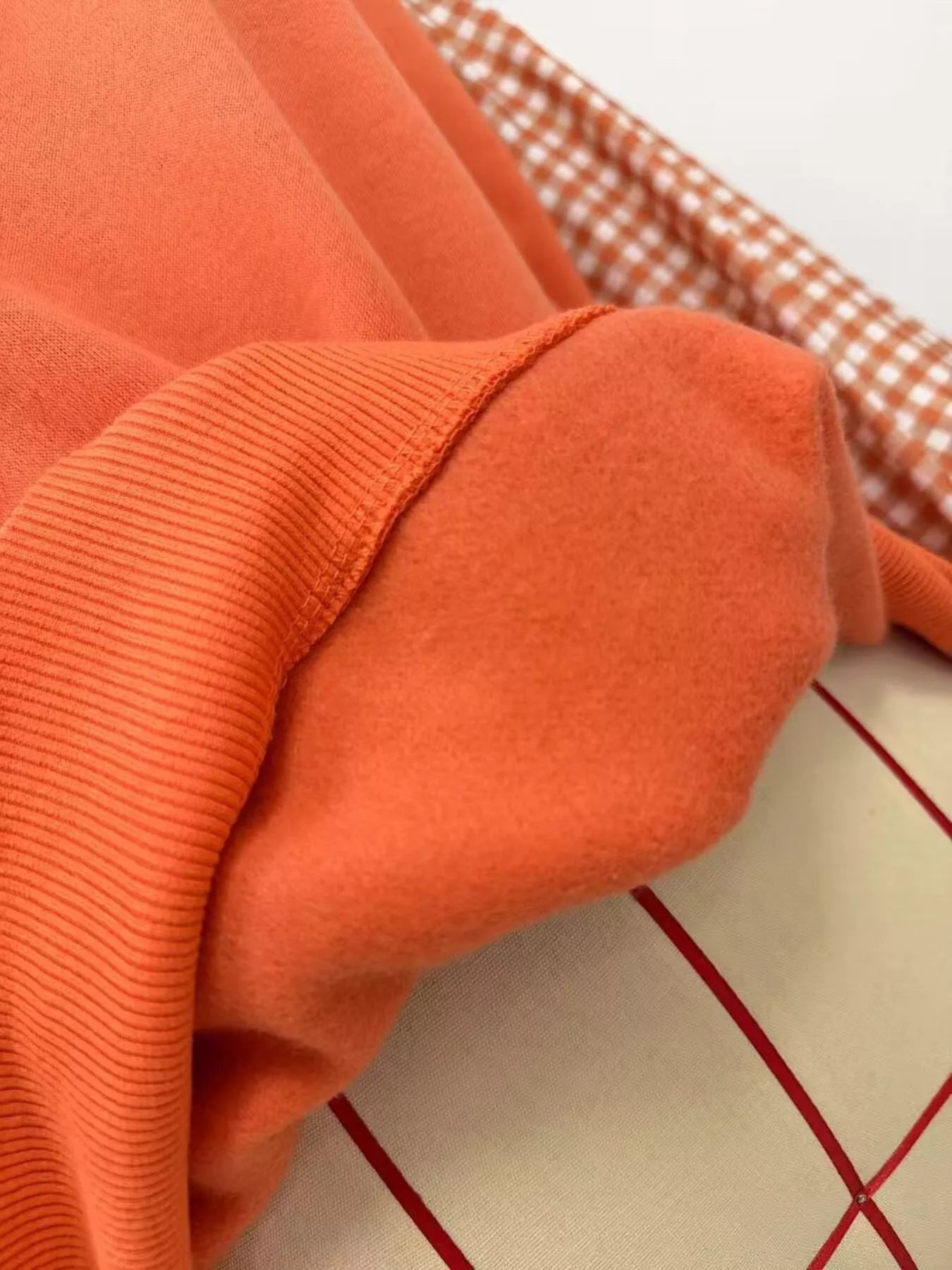 Gingham Sleeves Round Neck Sweatshirt