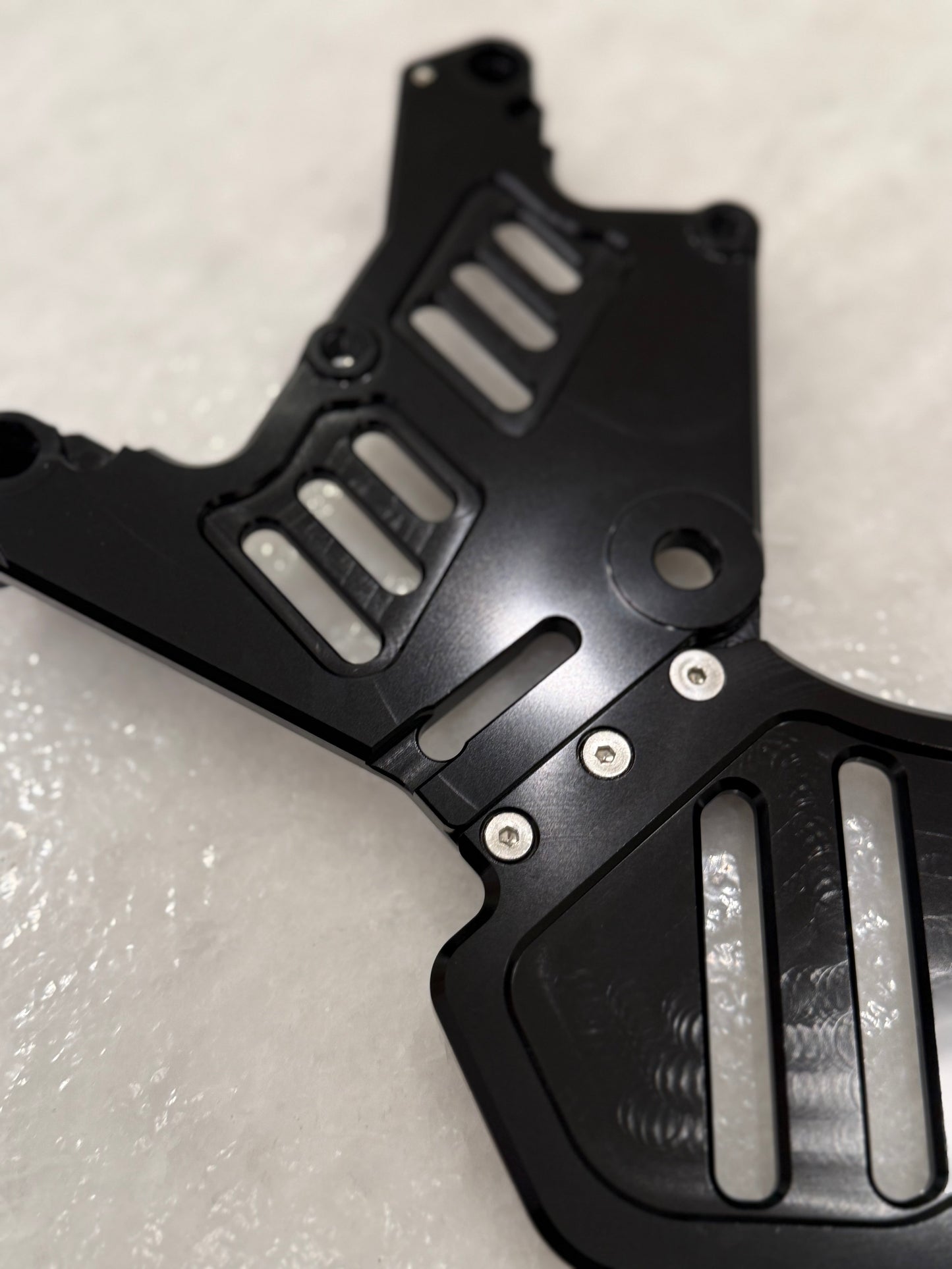 Soporte de pinza doble de E-Moto de metal con protector de disco