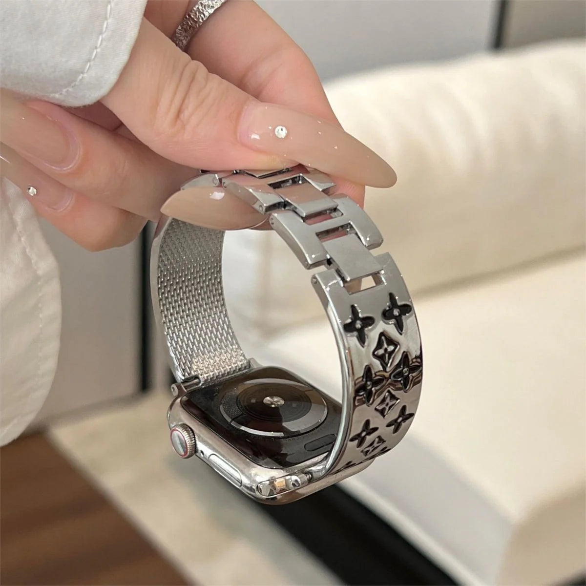 CORREA METÁLICA GRABADA PARA APPLE WATCH