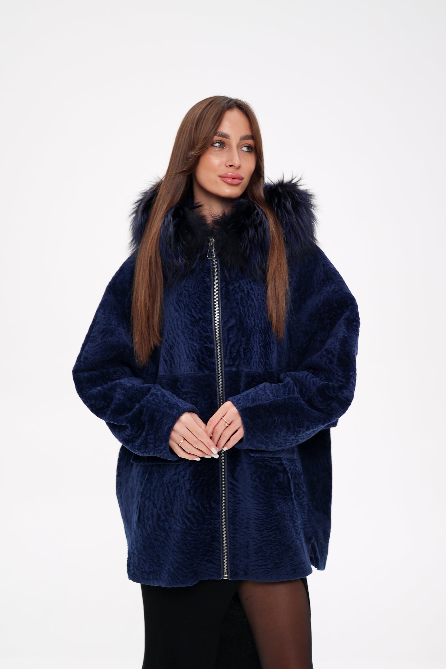 Chaqueta de piel de cordero auténtica con ribete de zorro plateado