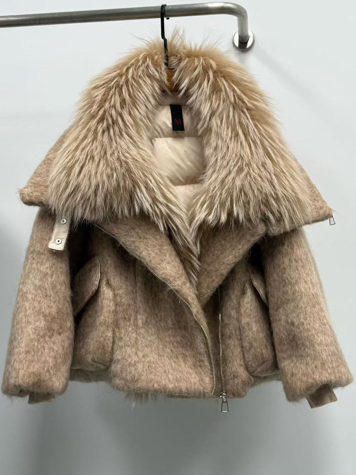 Womens Down Jacket With A Luxurious Cashmere Fur And Raccoon-Fur Collar