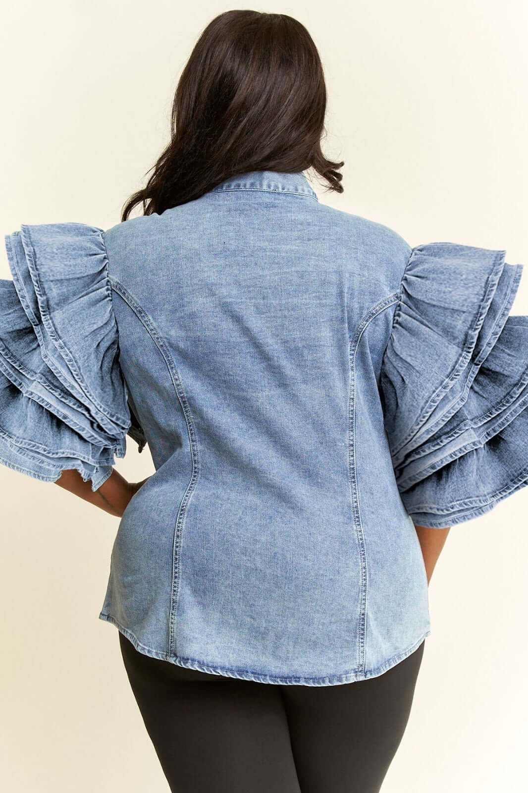 Blusa vaquera con lazo y mangas con volantes {GRAN ELASTICIDAD}