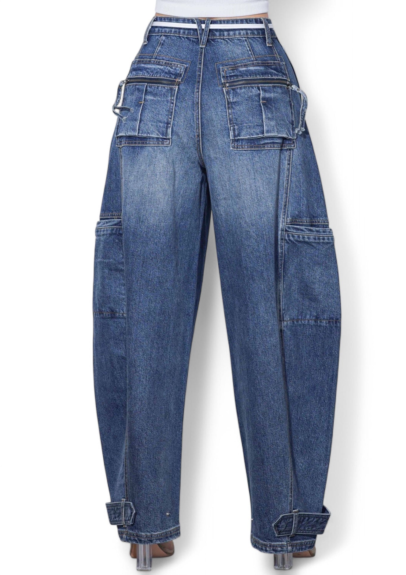 Jeans anchos tipo barril con cordón