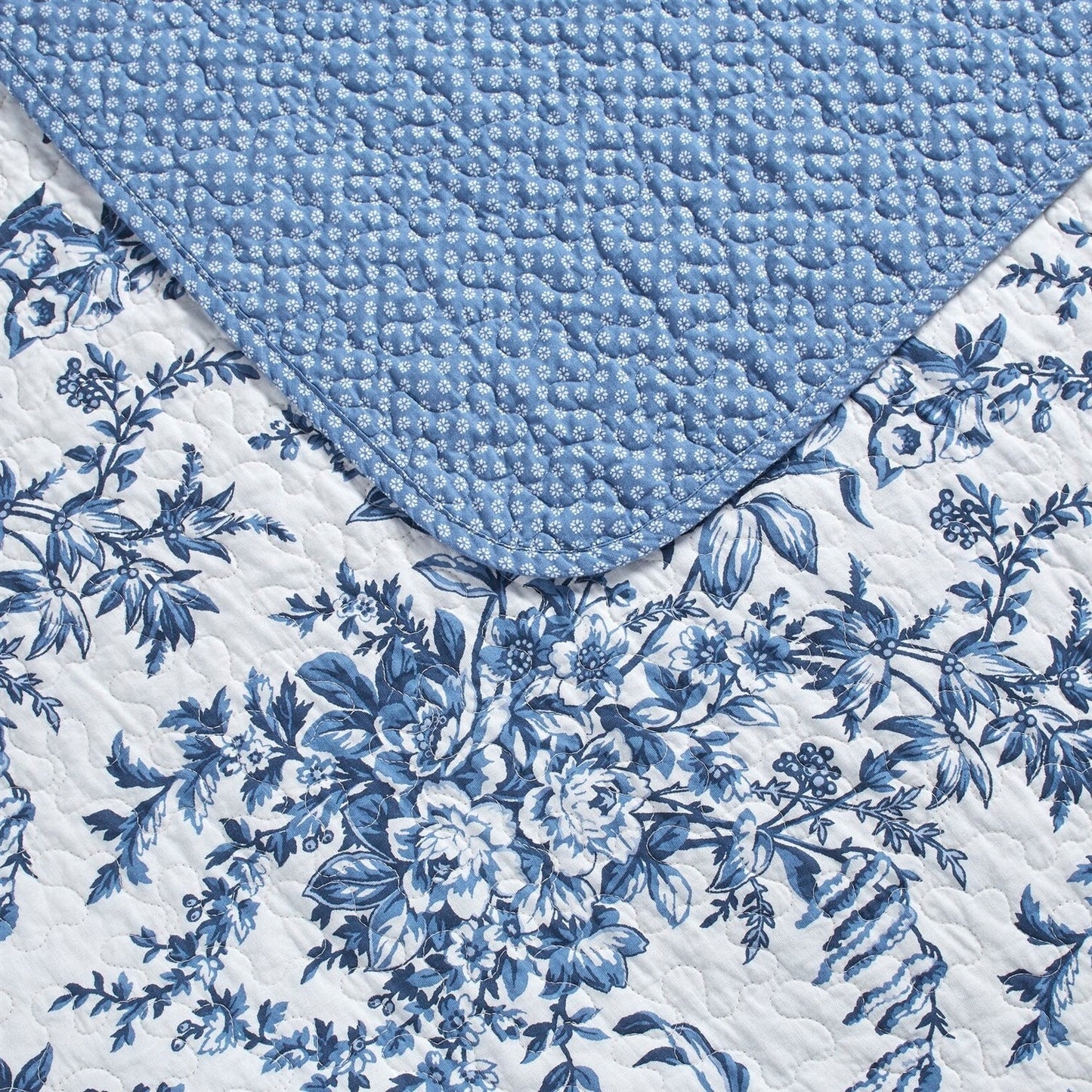 Full/Queen 3 Piece Bed In A Bag Reversible Blue White Floral Cotton Quilt Set