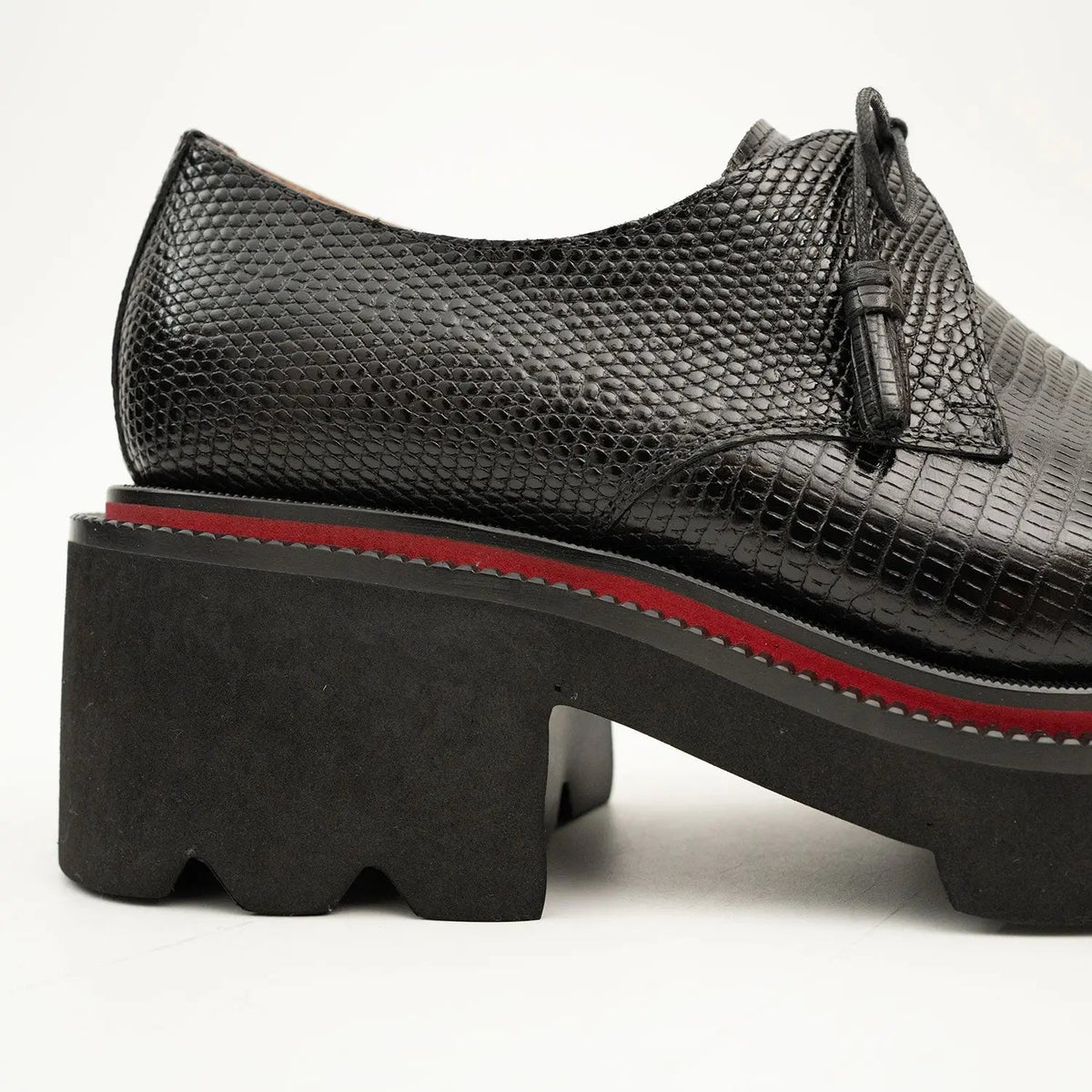 Black Lizard-Embossed Cow Leather Derby Shoes