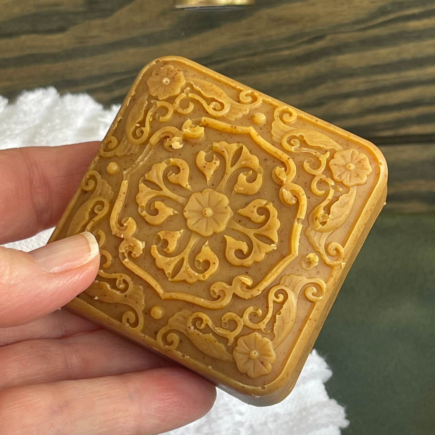 Jabón Facial con Infusión de Cúrcuma Golden Ritual