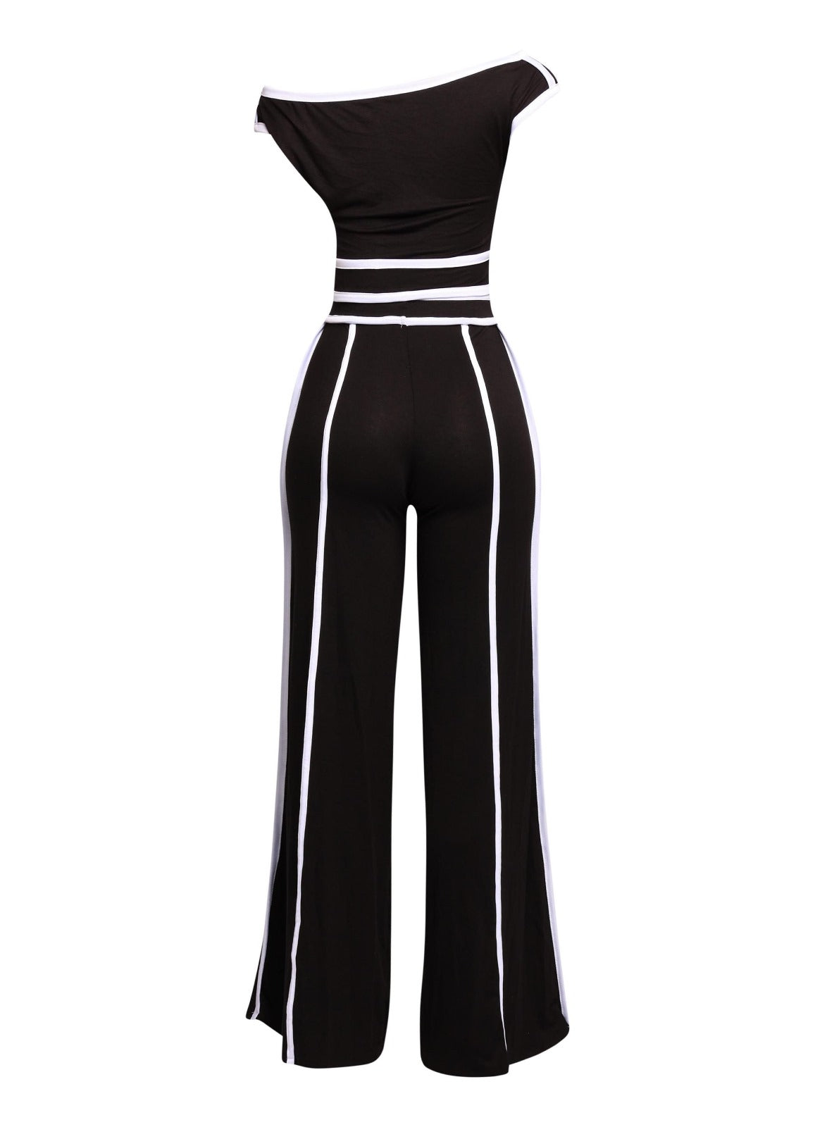 Top de manga corta con hombros descubiertos y pantalones de pierna ancha