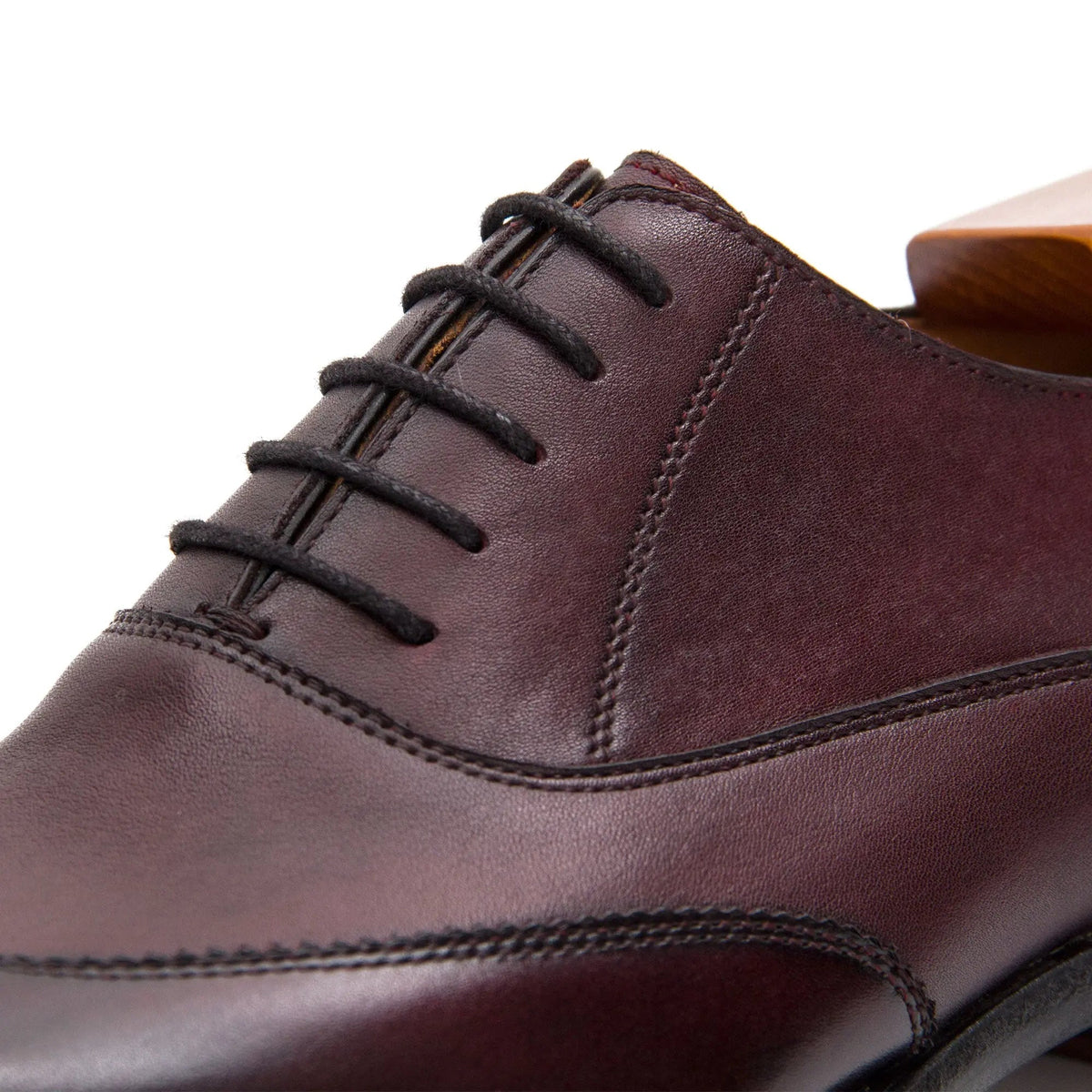 Burgundy Wingtip Cow Leather Oxford Shoes