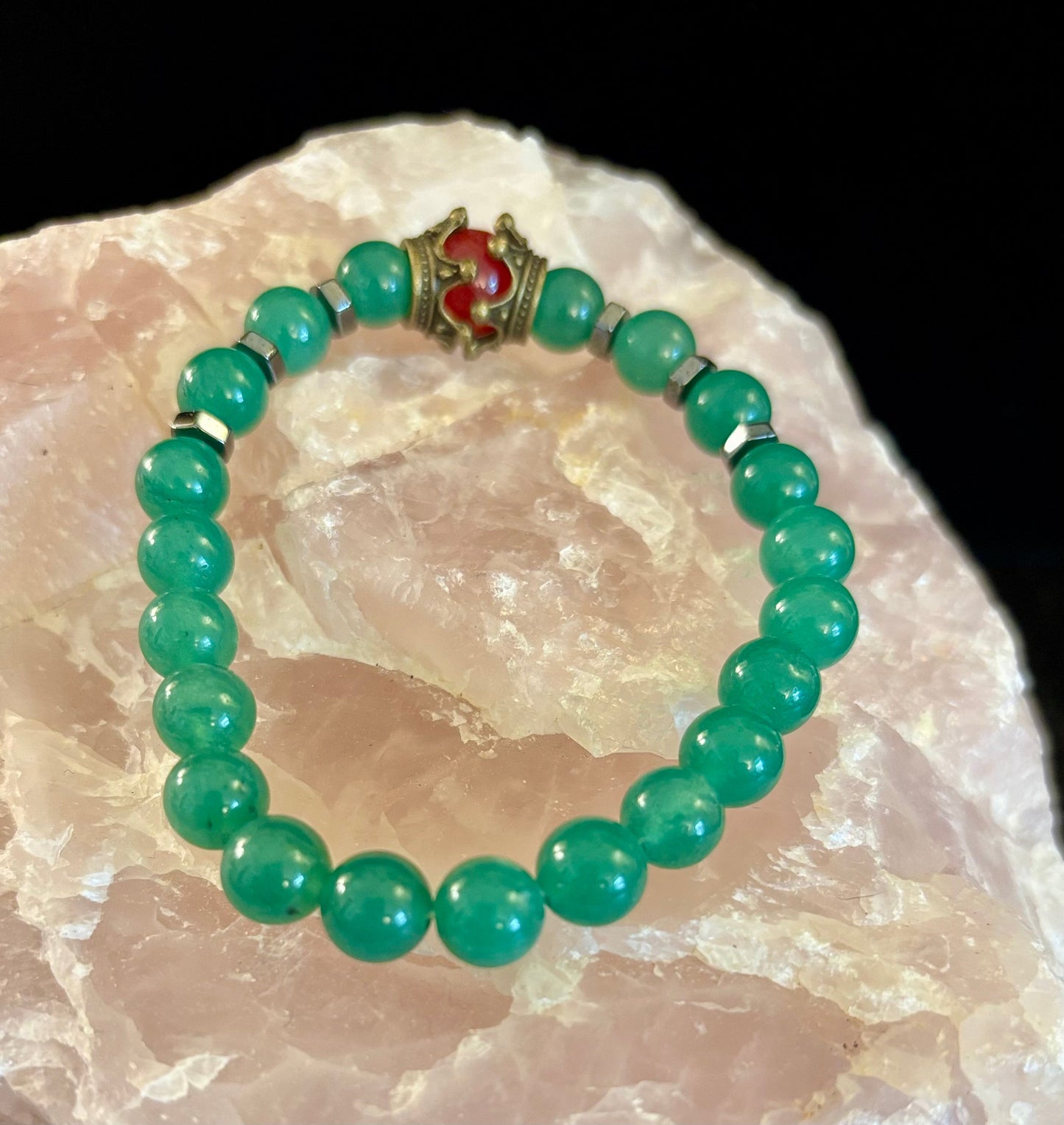 Pulsera Energética Protectora Coronada – Cuentas de Piedra Natural de 8 mm (Múltiples Colores Disponibles)