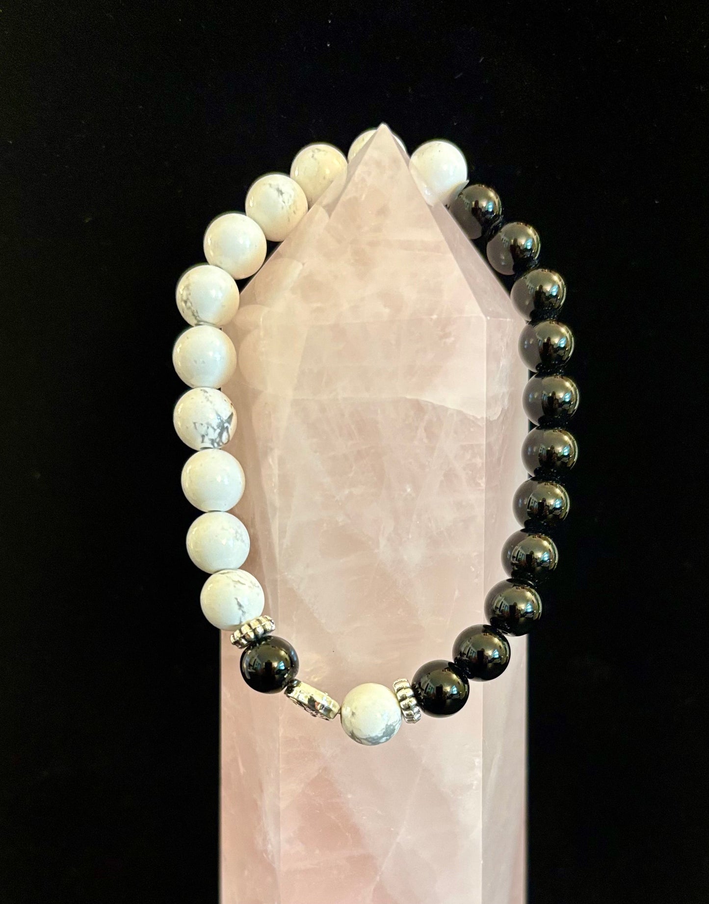 Pulsera de energía Yin Yang - Cuentas Negras y Blancas Atrevidas (Equilibrio con un Giro)