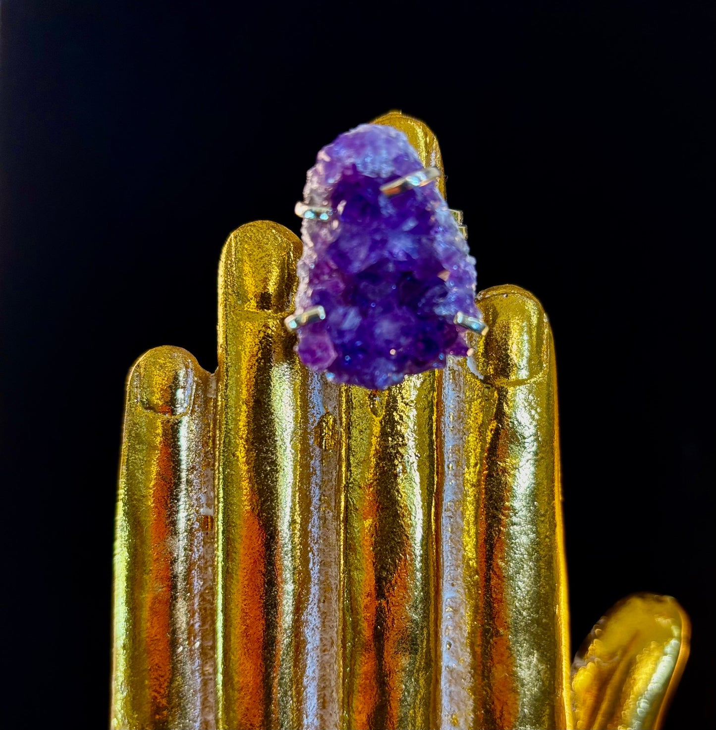 Anillo llamativo de geoda de amatista natural – Hecho a mano en Brasil