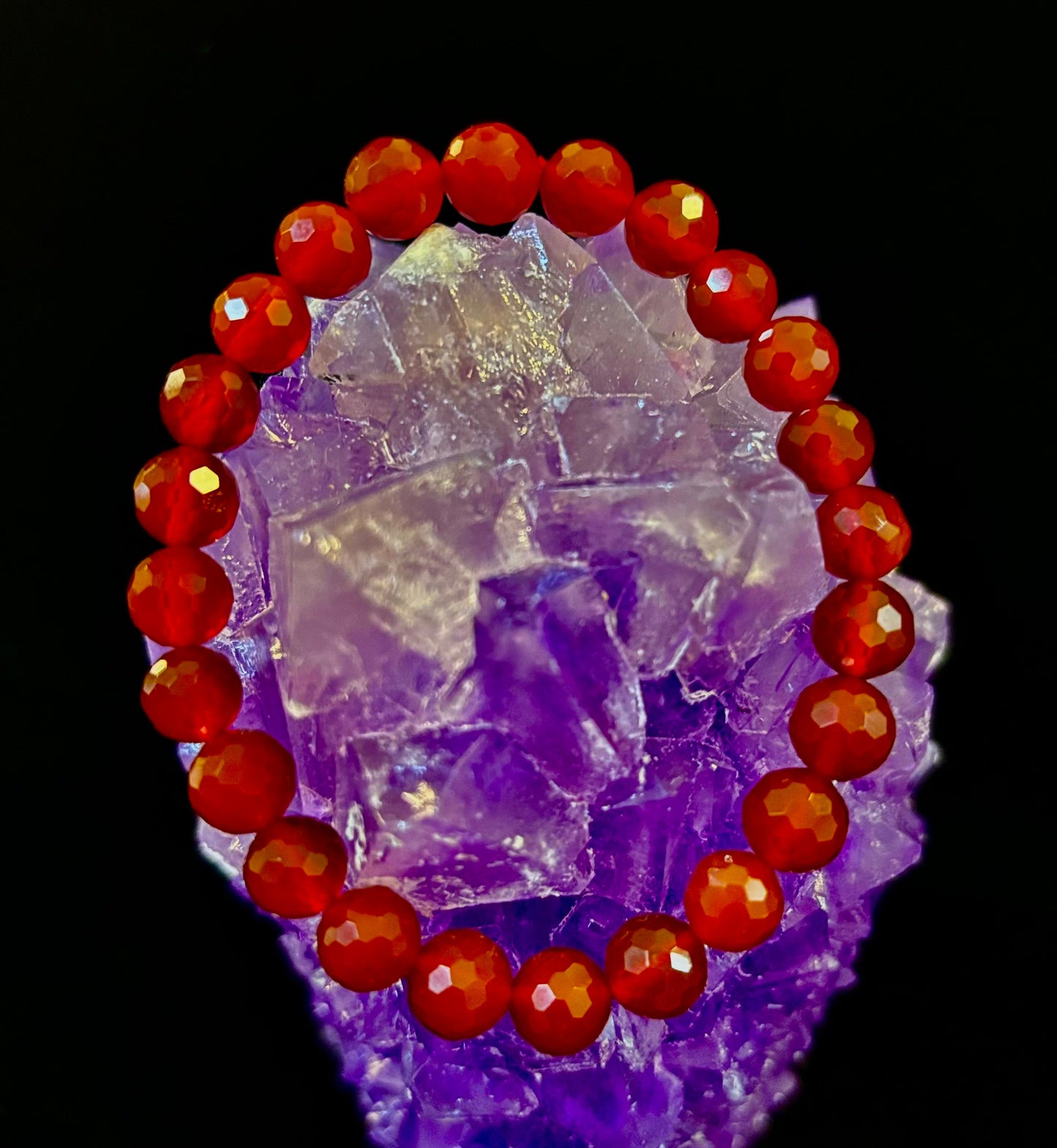 Pulsera de Poder de Ágata Roja Poliédrica – Fuerza, Enraizamiento y Vitalidad (8mm, Muñeca Pequeña-Mediana)