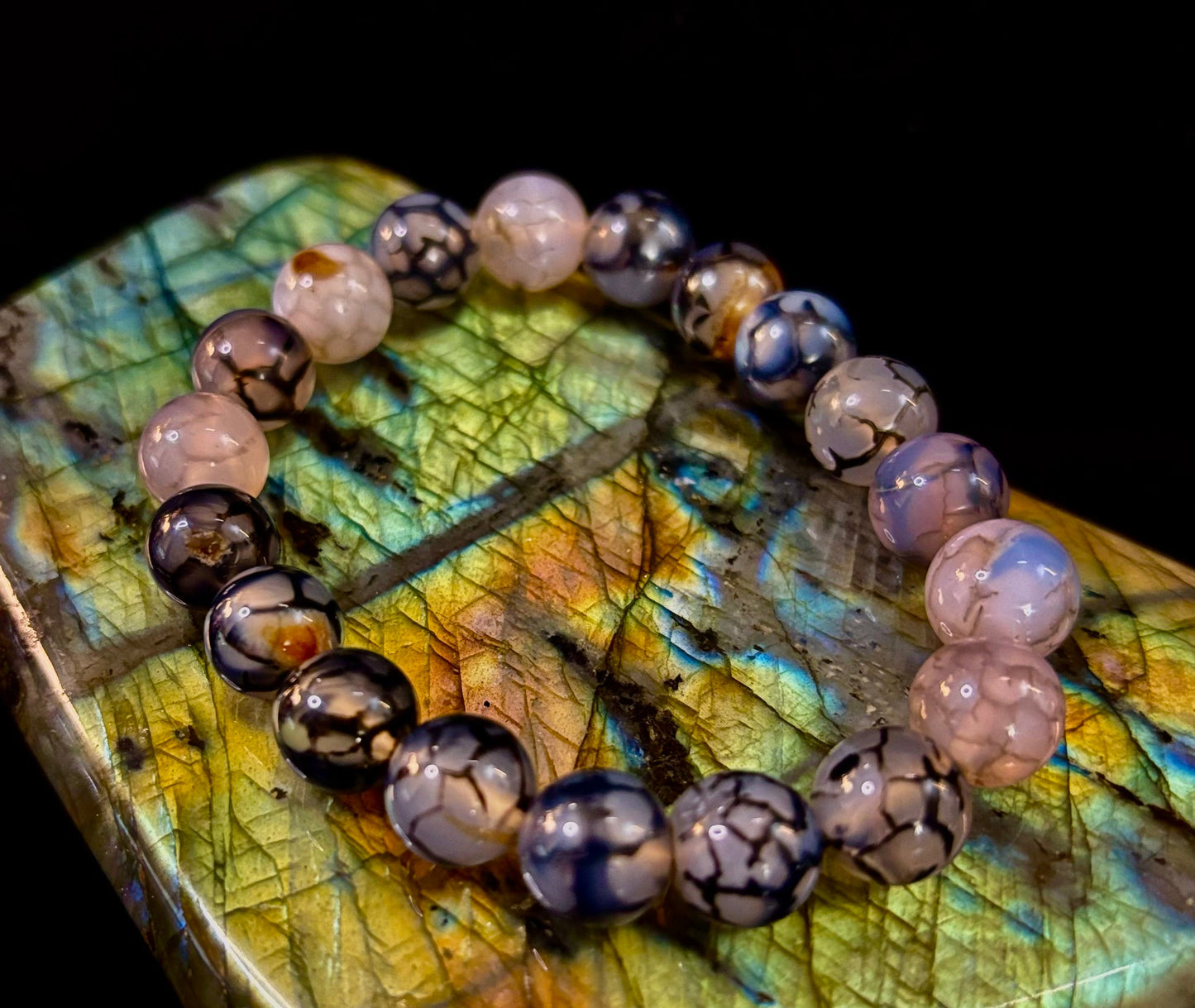 Pulsera de protección de ágata Veta de Dragón en blanco y negro con Reiki (muñecas medianas)