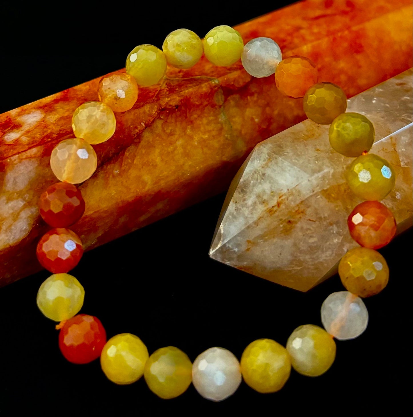 Pulsera de Aventurina Naranja Brillante con Corte Poliédrico – 8mm (Muñeca Mediana) | Piedra de la Confianza y la Creatividad Infundida con Reiki