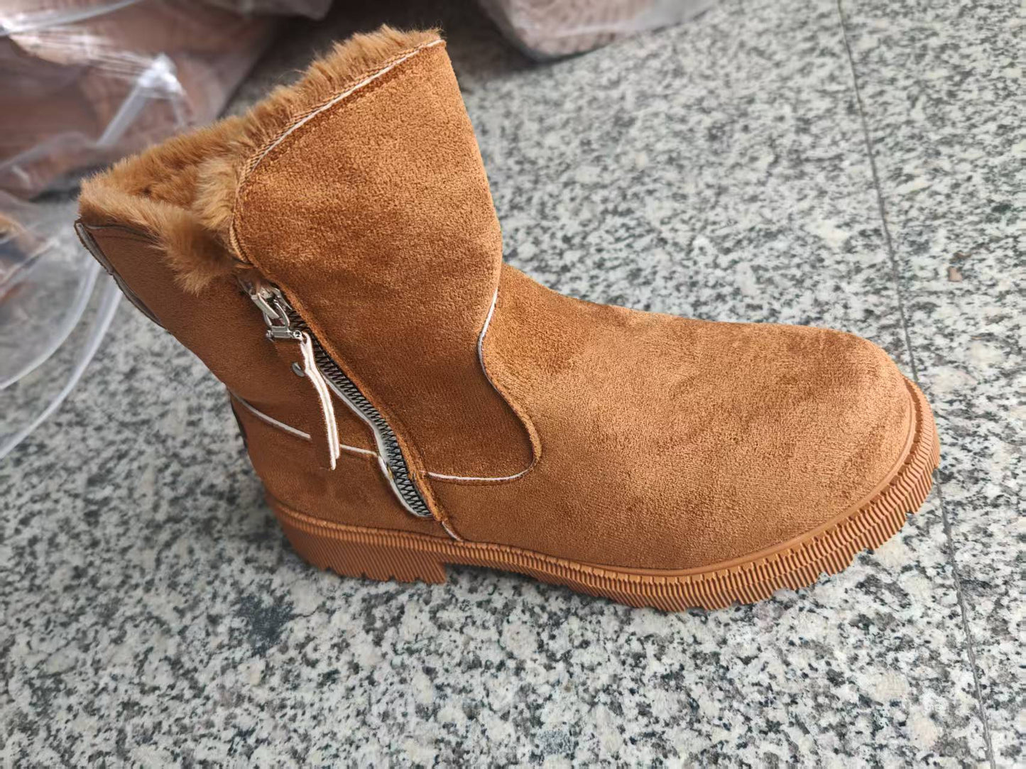 Botas de nieve de algodón forradas de terciopelo para mujer — Botas de invierno cálidas de talla grande