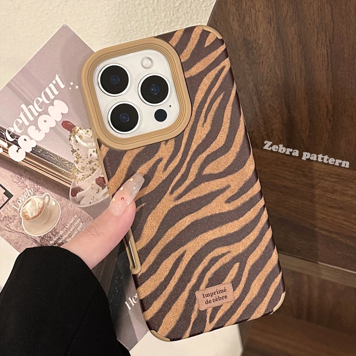 El patrón de cebra personalizado es adecuado para la funda de iPhone 16, Apple 17, teléfono móvil 15promax, retro 14, gamuza 13, generación de pelo.