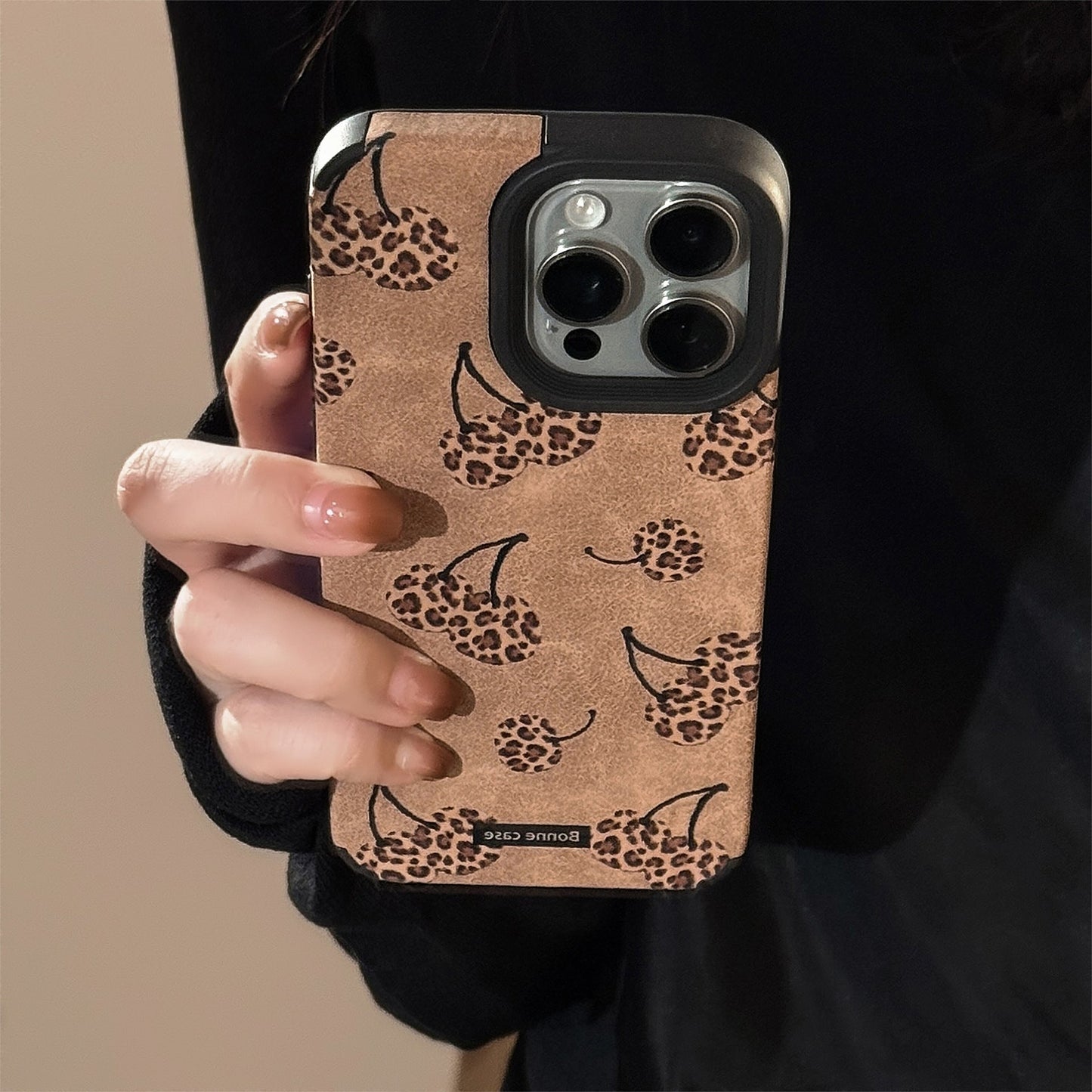 Funda de leopardo de cereza dulce y fresca para iphone16 apple 17 funda para móvil 15promax ante 14 cuerda de felpa 13