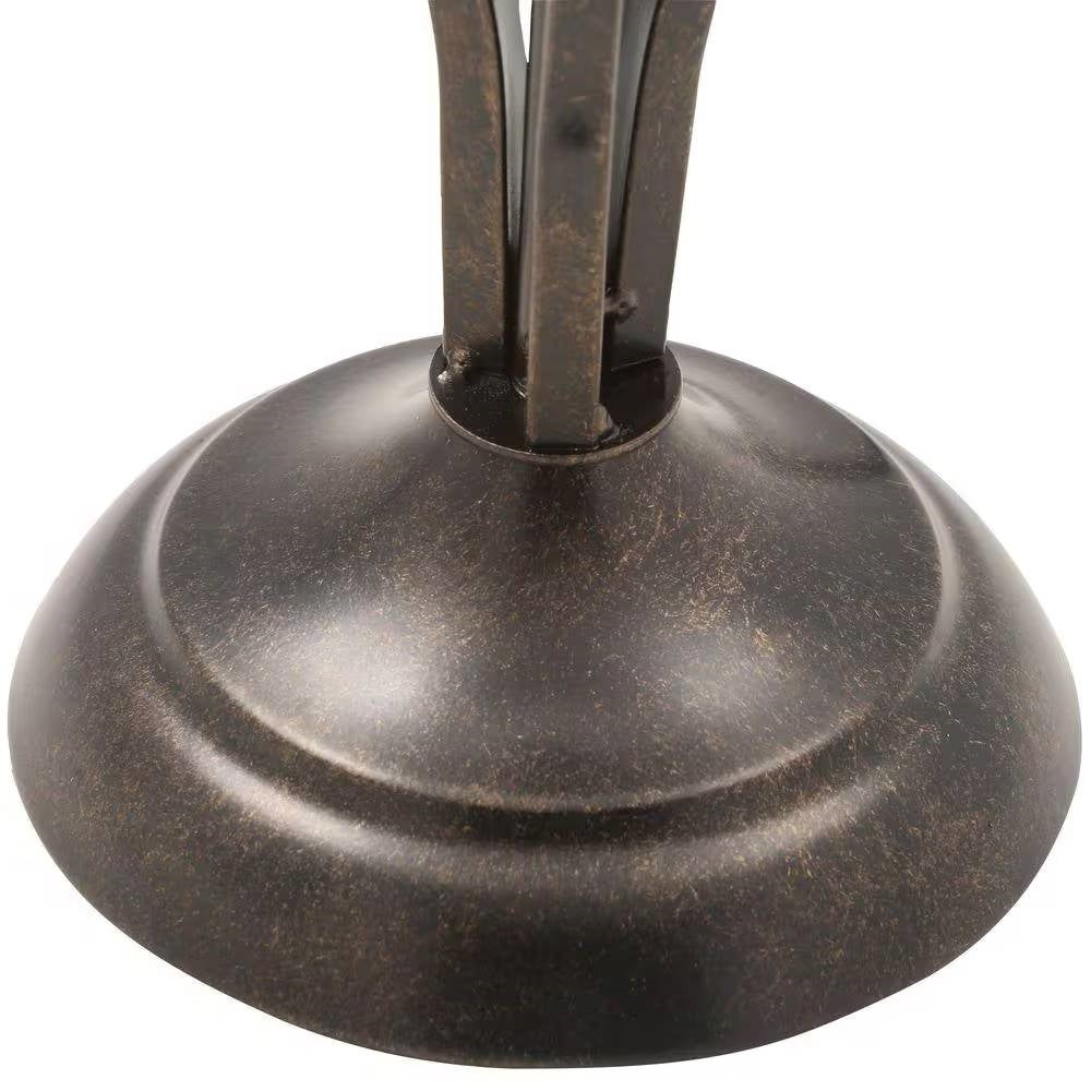 Lámpara de mesa tradicional con acabado de metal bronce y pantalla de lino beige