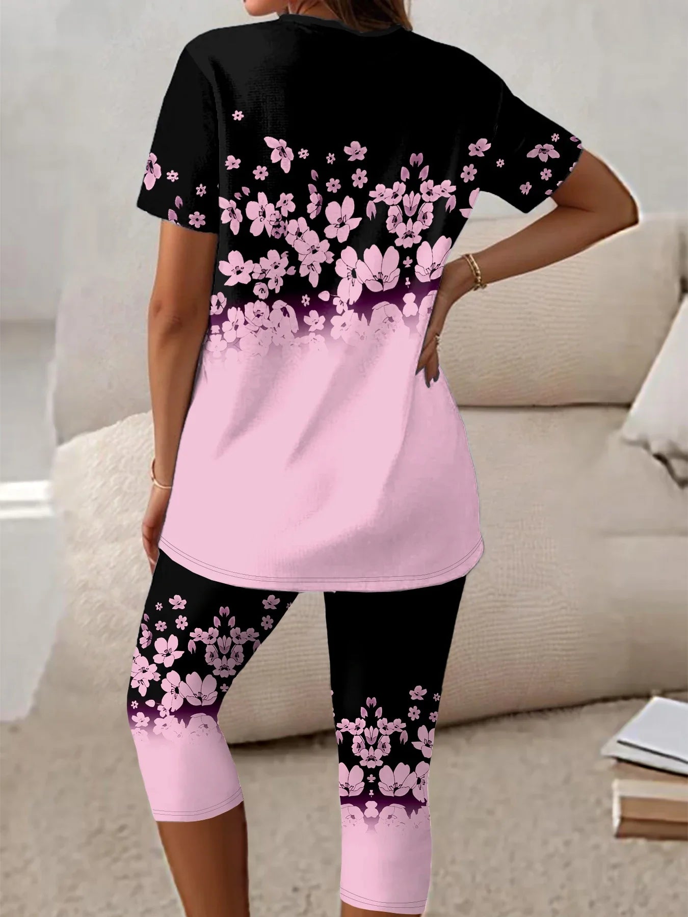 Plus Size 2 Piece Ombre Gradient Floral Loungewear Set Round Neck Short Sleeve Long Tunic Top High Waist Floral Panel Capri Legg