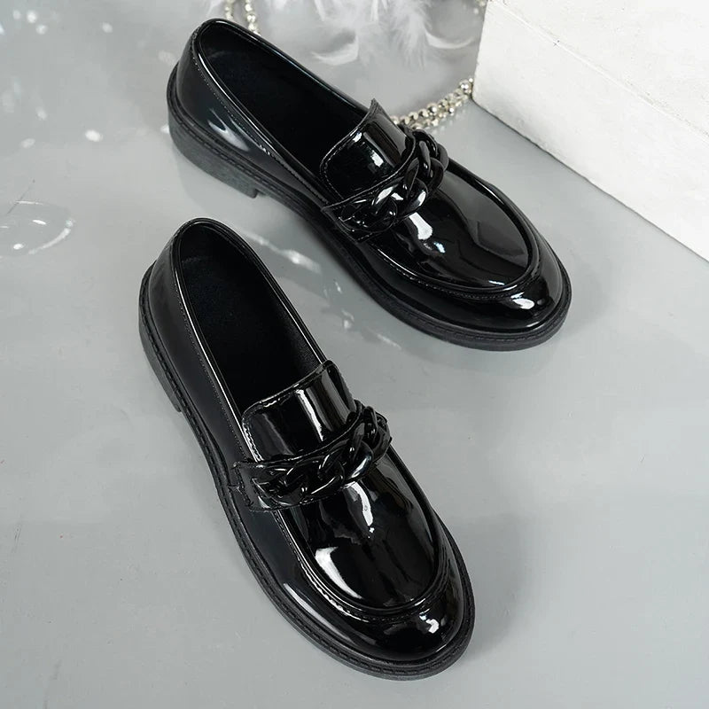 Chain Decor Patent Leather Women's Loafers Comfortable Slip On Med Heel Student Shoes Woman Plus Size Point Toe Oxford Shoes 42