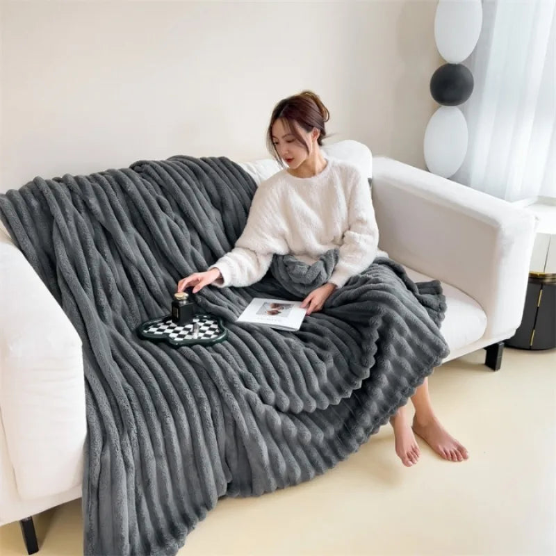 2025 autumn and winter new solid color imitation rabbit fur blanket thickened blanket drawn milk fleece blanket, no pillowcase