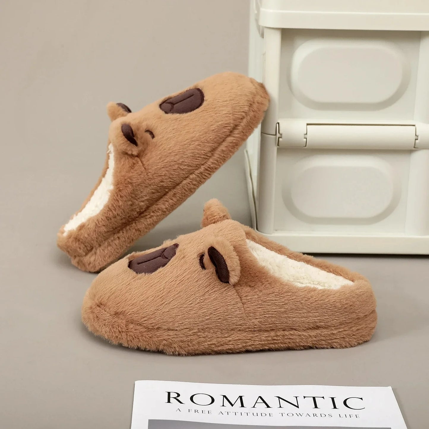 A Pair of Brown Plush Kapibara Animal Patterns,Comfortable Furry Slippers for Men and Women, Lightweight, Comfortable Shoes
