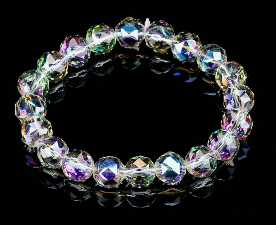 Ilumina tu estilo con nuestras pulseras de 10 mm con apariencia de cristal