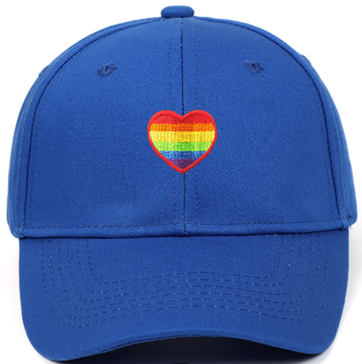 🌈 Gorra de béisbol bordada Corazón del Orgullo – Sombrero ajustable unisex (azul marino o negro)